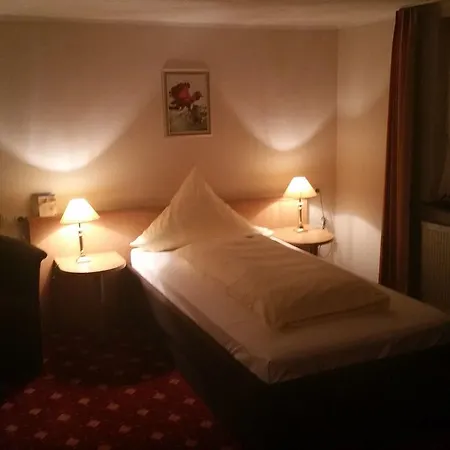 Land-gut Zur Bruecke Garni 3*