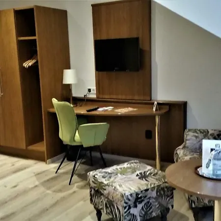 Land-Gut Hotel Zur Bruecke Garni Hotel 3*