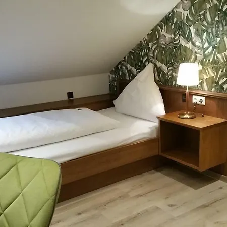 Land-gut Zur Bruecke Garni Hotel 3*